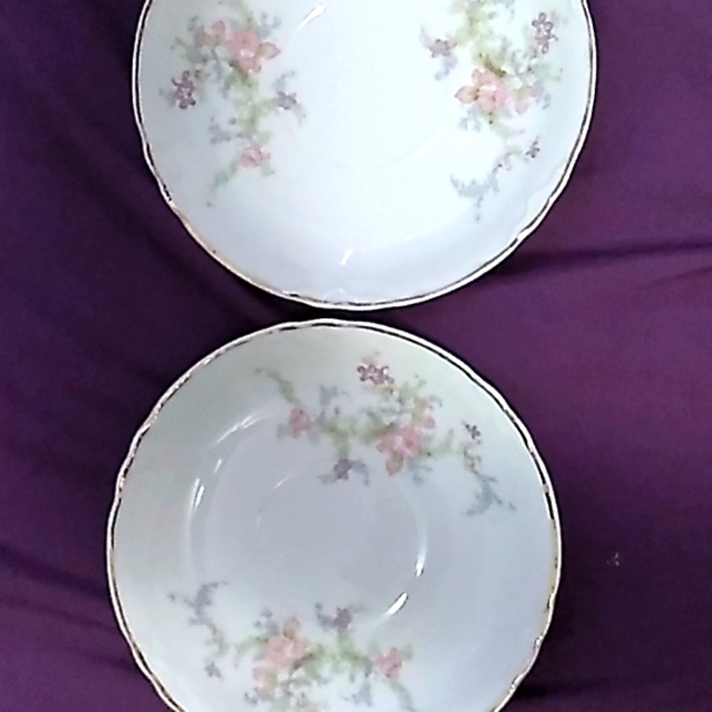 white flower USA plate